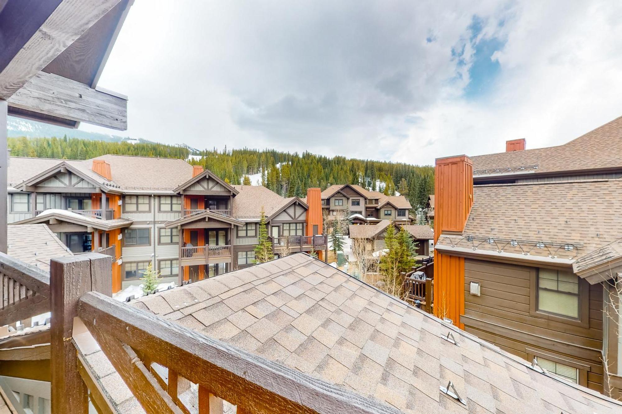 The Cache In West Village Copper Mountain Room photo